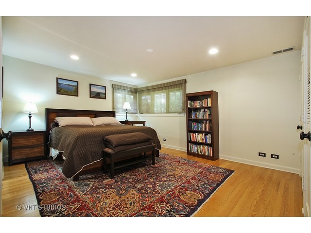 846 Beverly Pl, Deerfield, IL 60015 photo 11