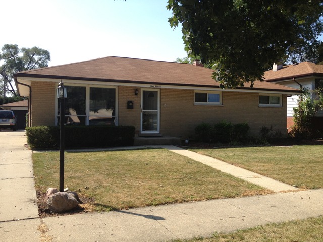 411 Dover Dr, Des Plaines, IL 60018 photo 1