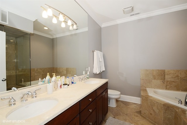3028 N Sheffield Ave #2S, Chicago, IL 60657 photo 11