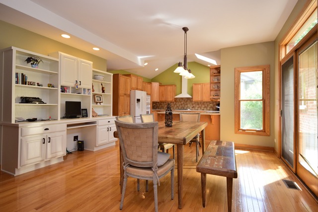 350 E May St, Elmhurst, IL 60126 photo 5