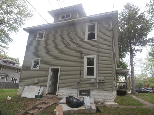 1236 E Maple St, Kankakee, IL 60901 photo 2