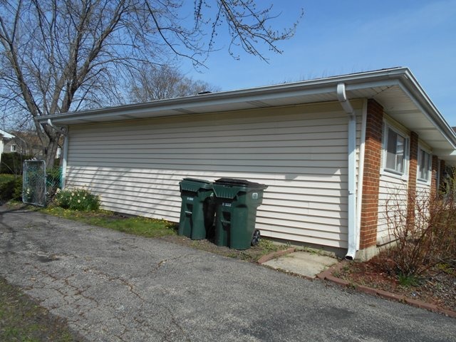 800 Western St, Hoffman Estates, IL 60169 photo 3