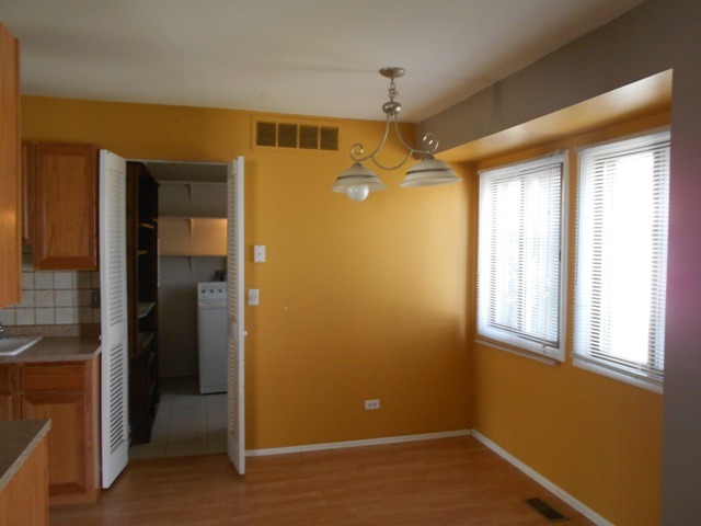 800 Western St, Hoffman Estates, IL 60169 photo 9