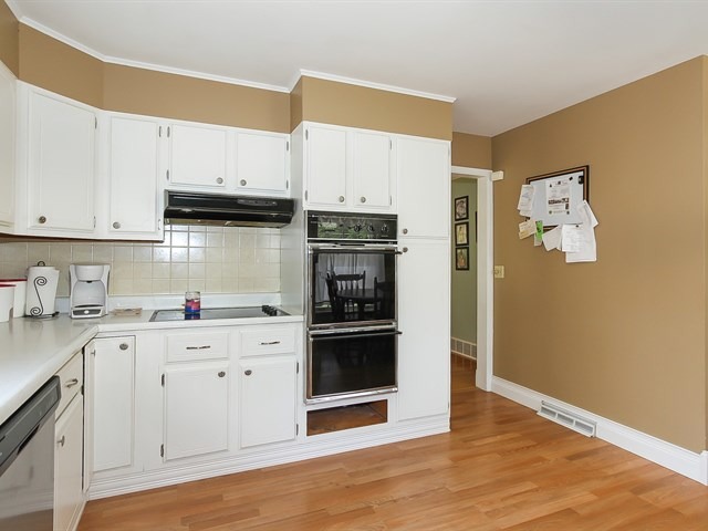 425 Hubbard Ave, Elgin, IL 60123 photo 8