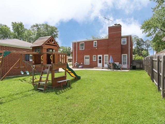 425 Hubbard Ave, Elgin, IL 60123 photo 21