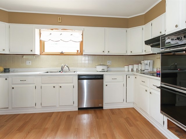 425 Hubbard Ave, Elgin, IL 60123 photo 9