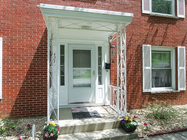 425 Hubbard Ave, Elgin, IL 60123 photo 3