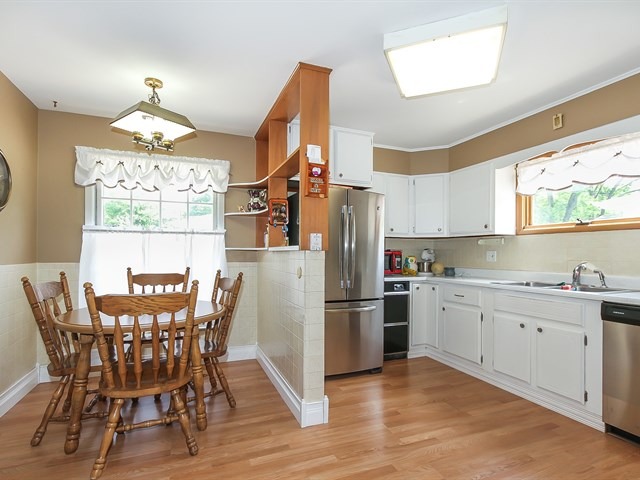425 Hubbard Ave, Elgin, IL 60123 photo 7