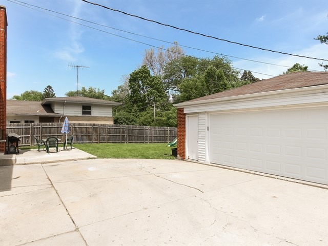 425 Hubbard Ave, Elgin, IL 60123 photo 20