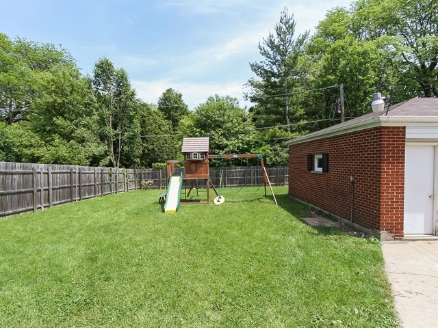 425 Hubbard Ave, Elgin, IL 60123 photo 19