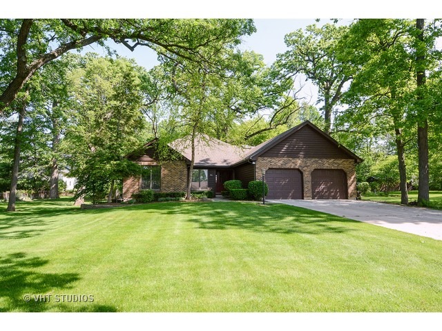 216 E Oak Dr, Elburn, IL 60119 photo 1