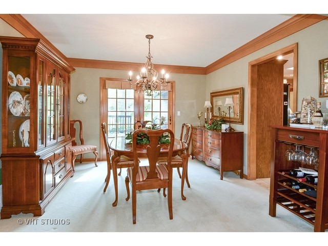 216 E Oak Dr, Elburn, IL 60119 photo 4