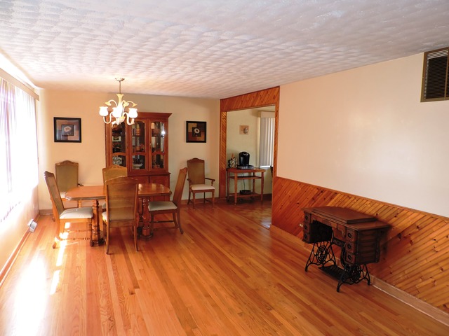 7453 Beloit Ave, Bridgeview, IL 60455 photo 3