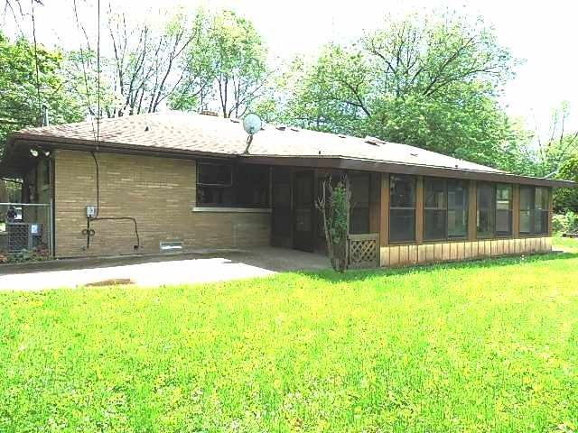 103 Julie Dr, Kankakee, IL 60901 photo 2