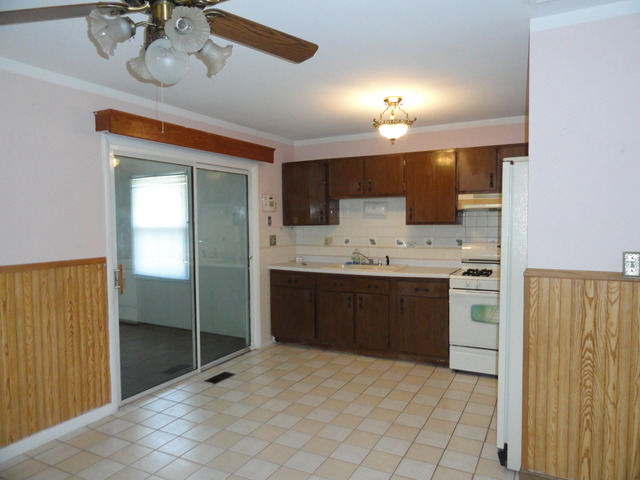 172 Waverly Dr, Elgin, IL 60120 photo 7