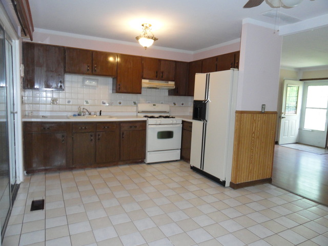 172 Waverly Dr, Elgin, IL 60120 photo 6