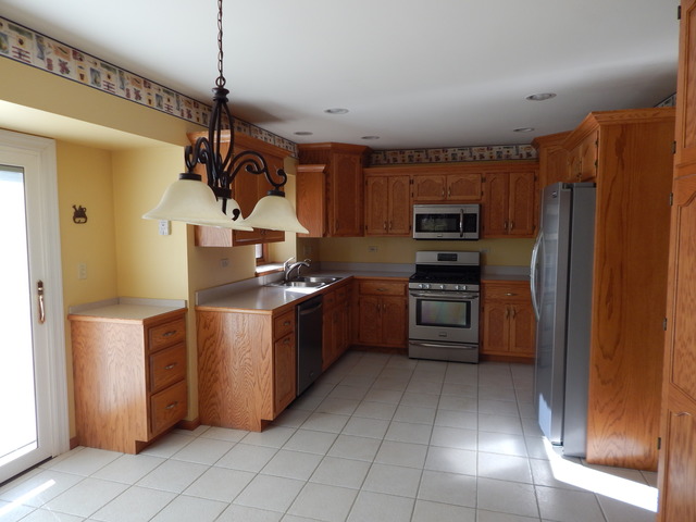 108 Brett Dr, Manhattan, IL 60442 photo 3