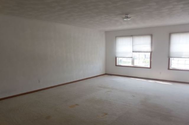 703 Rosemare Dr, Roscoe, IL 61073 photo 8
