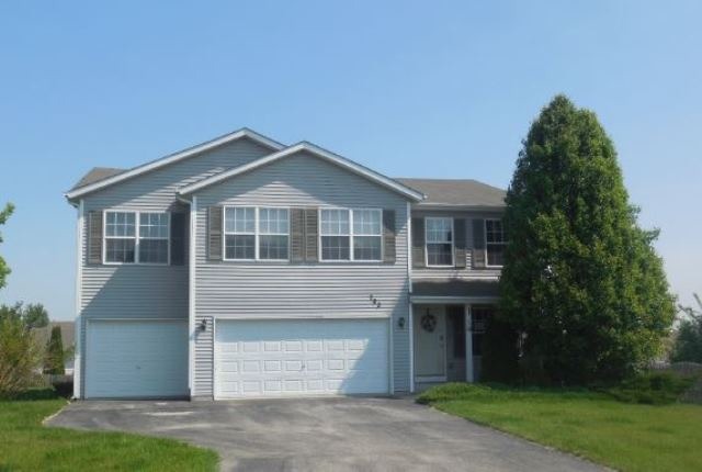 703 Rosemare Dr, Roscoe, IL 61073 photo 2