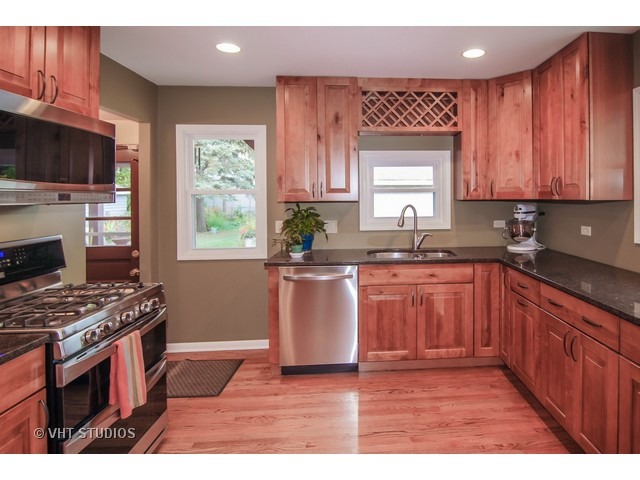 1308 N Hillside Ave, Berkeley, IL 60163 photo 3