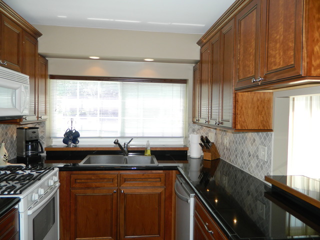 1587 Bicek Dr, Hoffman Estates, IL 60192 photo 8