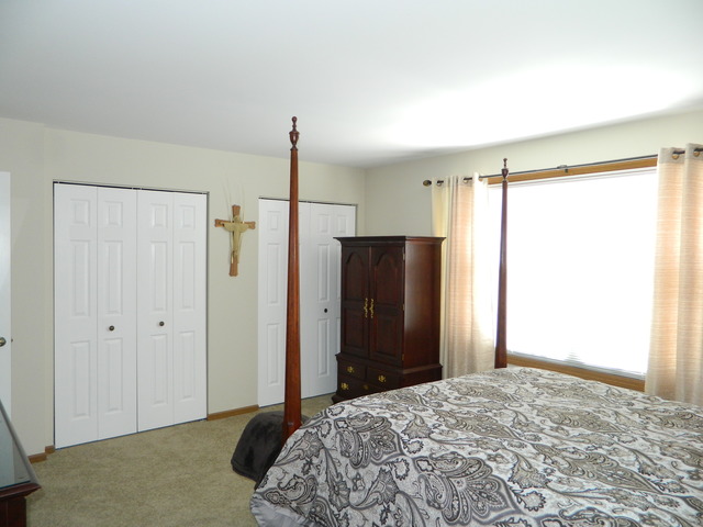 1587 Bicek Dr, Hoffman Estates, IL 60192 photo 12