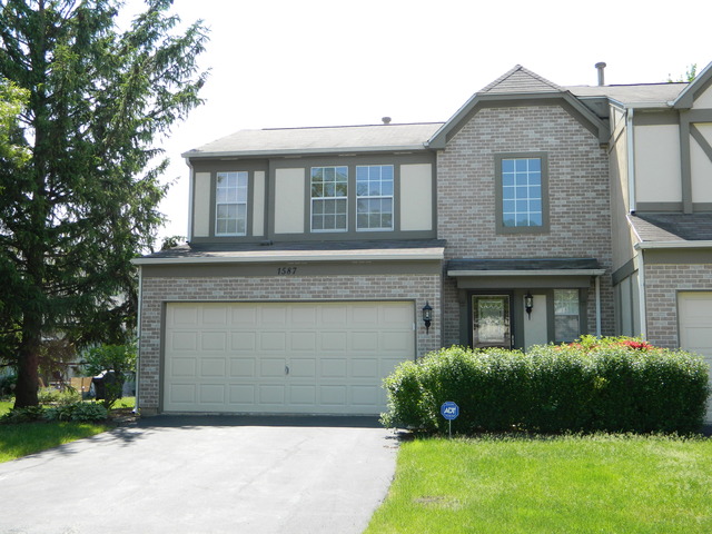 1587 Bicek Dr, Hoffman Estates, IL 60192 photo 1