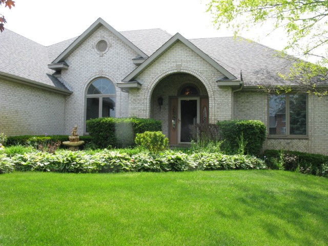 8404 Saint Moritz Dr, Spring Grove, IL 60081 photo 2