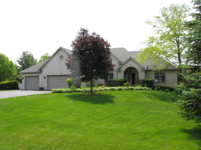 8404 Saint Moritz Dr, Spring Grove, IL 60081 photo 1