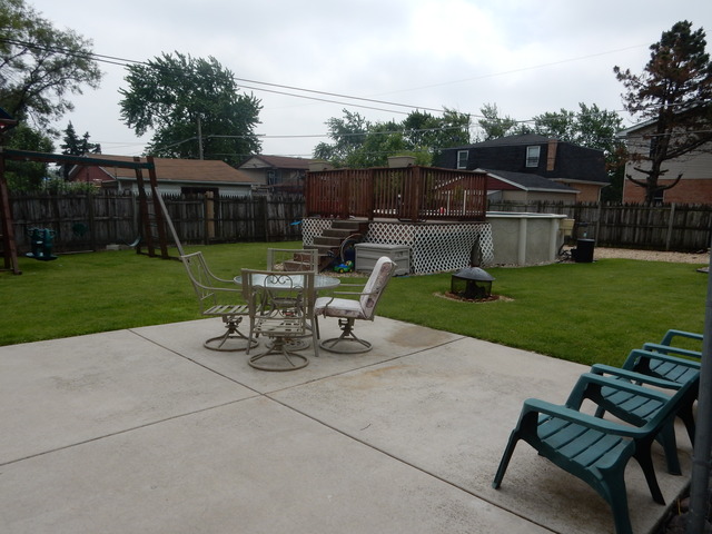 7913 W 82nd Pl, Bridgeview, IL 60455 photo 14