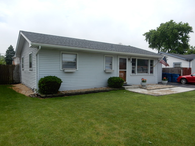 7913 W 82nd Pl, Bridgeview, IL 60455 photo 1