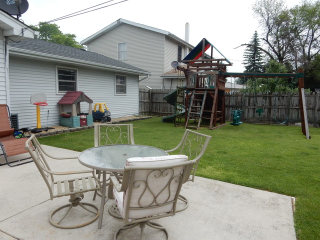 7913 W 82nd Pl, Bridgeview, IL 60455 photo 15