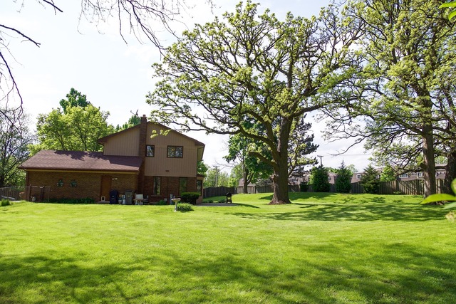 14 Greenridge Rd, Elgin, IL 60120 photo 4