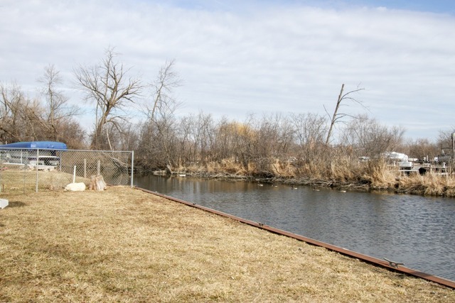 23 Rushmore Rd, Fox Lake, IL 60020 photo 3