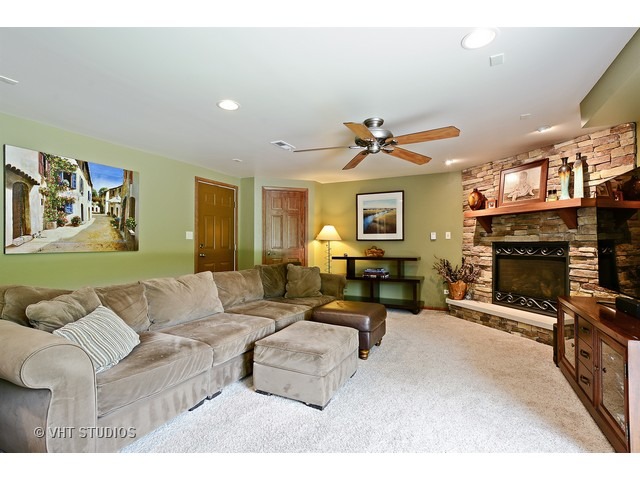 1145 Concord Ln, Hoffman Estates, IL 60192 photo 10