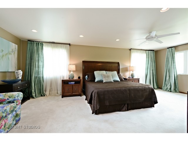 1145 Concord Ln, Hoffman Estates, IL 60192 photo 13