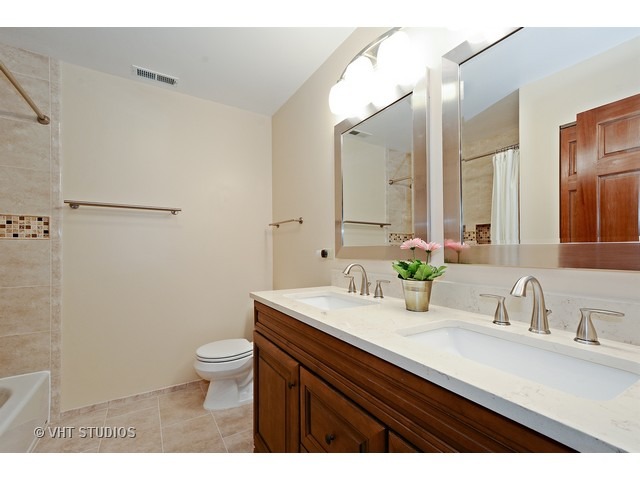 1145 Concord Ln, Hoffman Estates, IL 60192 photo 19