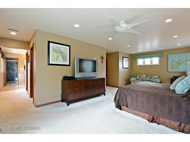 1145 Concord Ln, Hoffman Estates, IL 60192 photo 14
