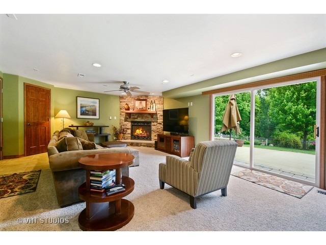 1145 Concord Ln, Hoffman Estates, IL 60192 photo 9