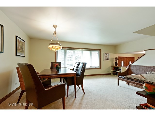 1145 Concord Ln, Hoffman Estates, IL 60192 photo 8