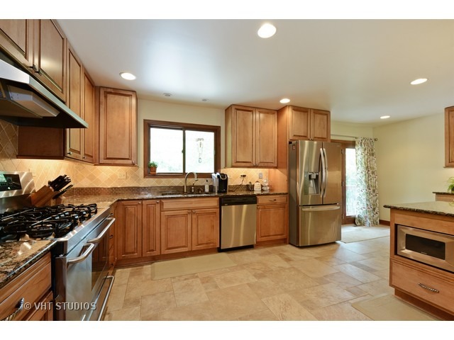 1145 Concord Ln, Hoffman Estates, IL 60192 photo 5