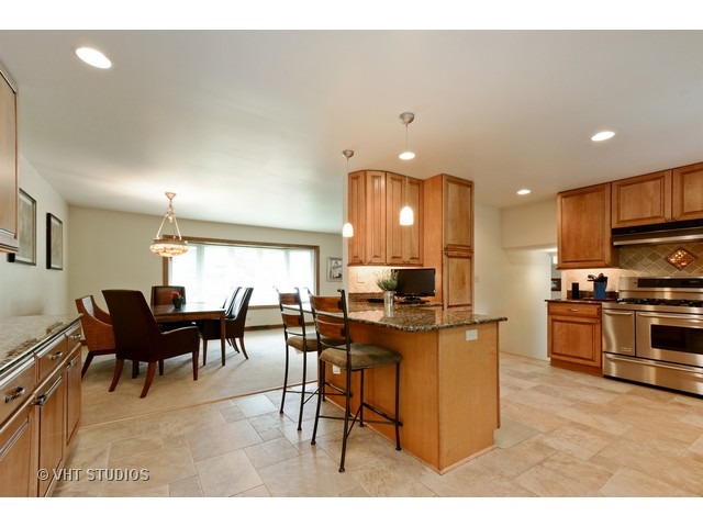 1145 Concord Ln, Hoffman Estates, IL 60192 photo 6