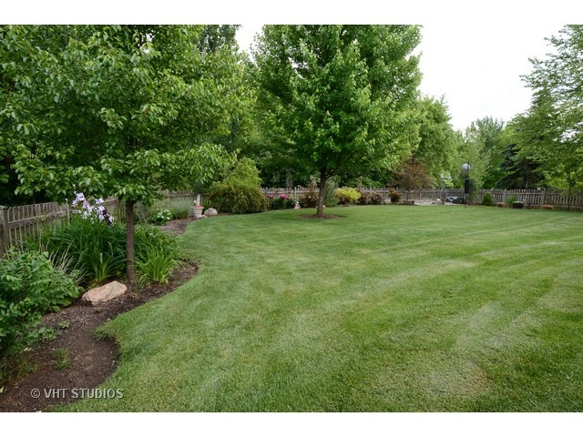 1145 Concord Ln, Hoffman Estates, IL 60192 photo 24