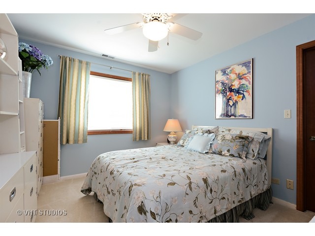 1145 Concord Ln, Hoffman Estates, IL 60192 photo 18