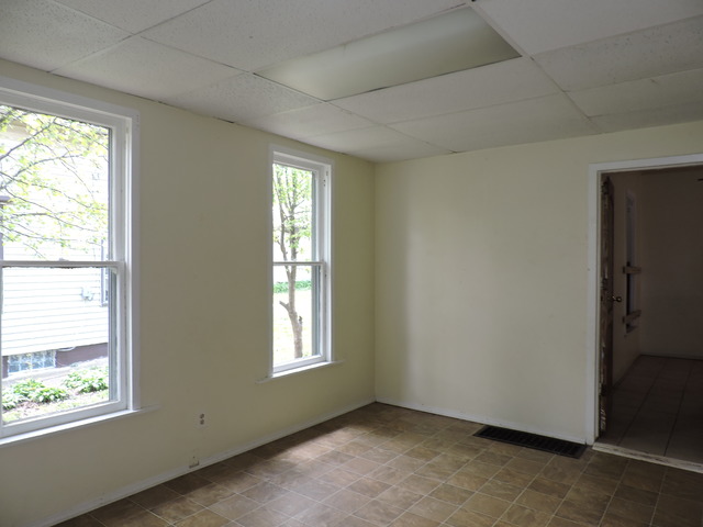 34 Lynch St, Elgin, IL 60123 photo 3
