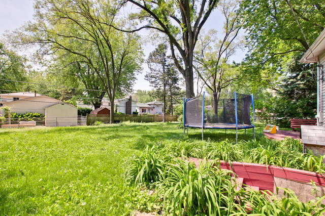1923 E Pawnee Ln, Mount Prospect, IL 60056 photo 24