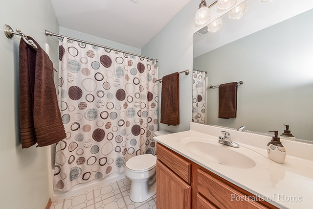 2871 Lindgren Ct, Aurora, IL 60503 photo 13