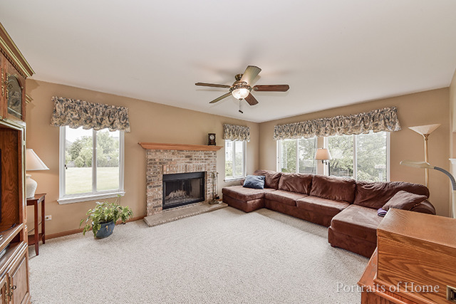 2871 Lindgren Ct, Aurora, IL 60503 photo 10