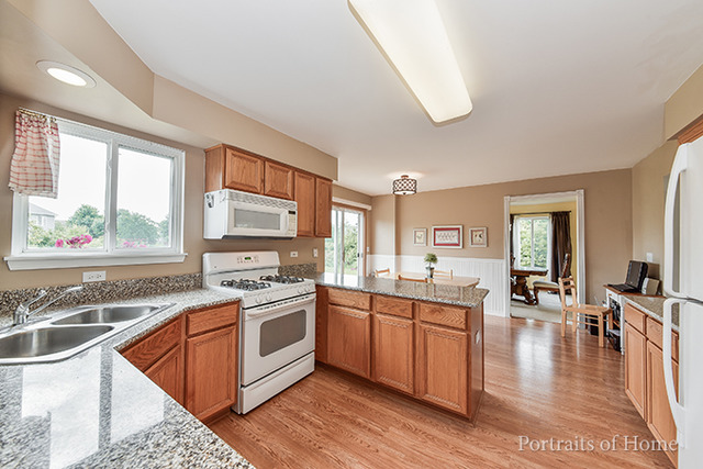 2871 Lindgren Ct, Aurora, IL 60503 photo 9