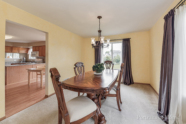 2871 Lindgren Ct, Aurora, IL 60503 photo 5